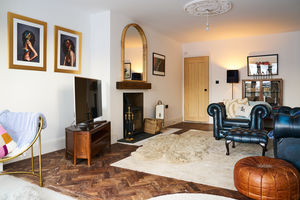 Lounge- click for photo gallery